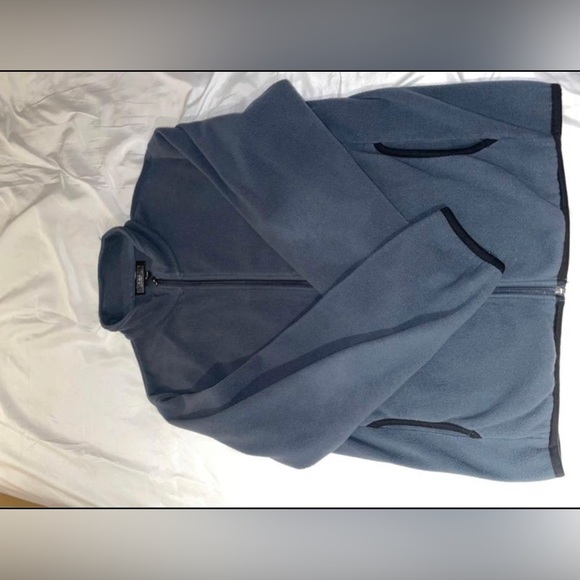 Fleece jacket grey with black outlines - Picture 2 of 2